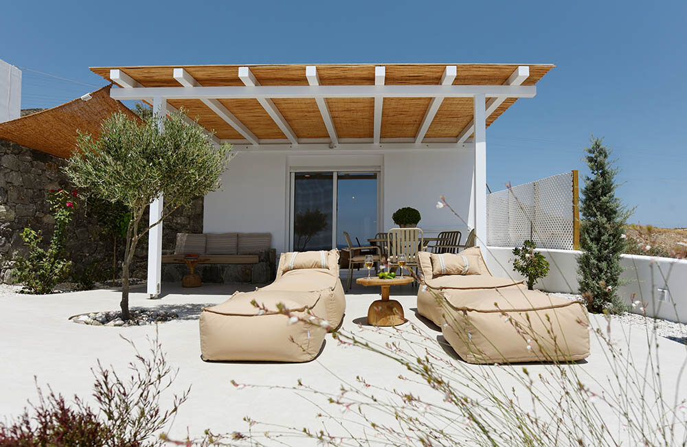Giourgas Home