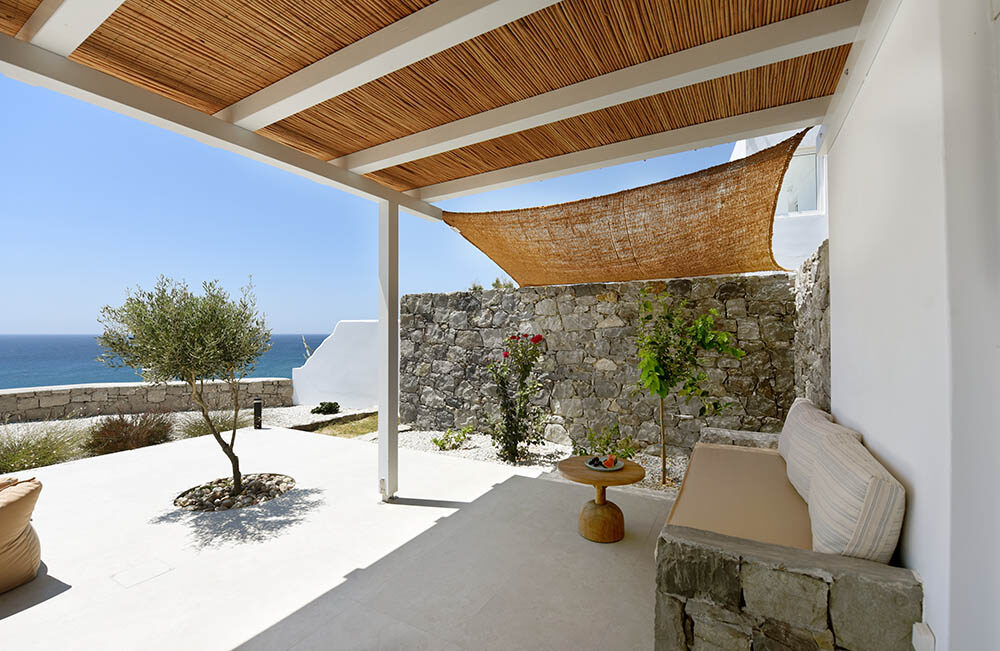 Giourgas Home