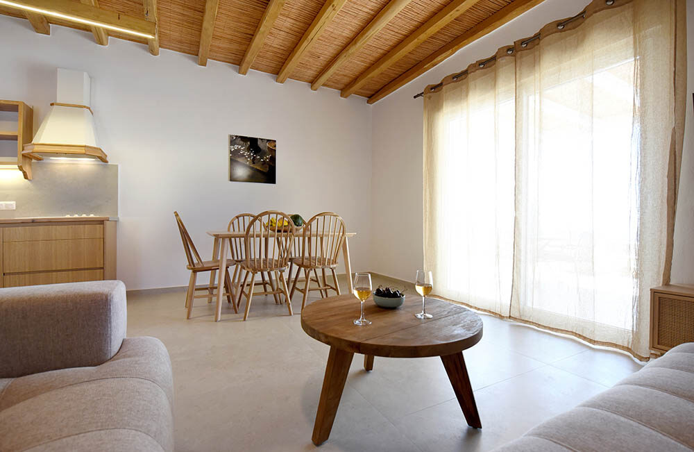 Giourgas Home
