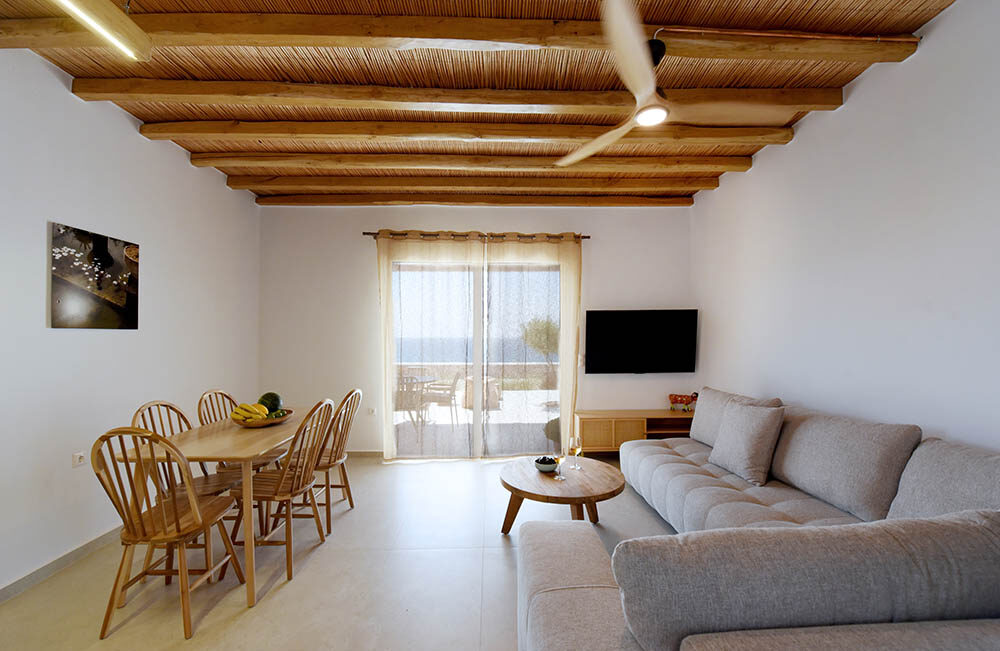 Giourgas Home