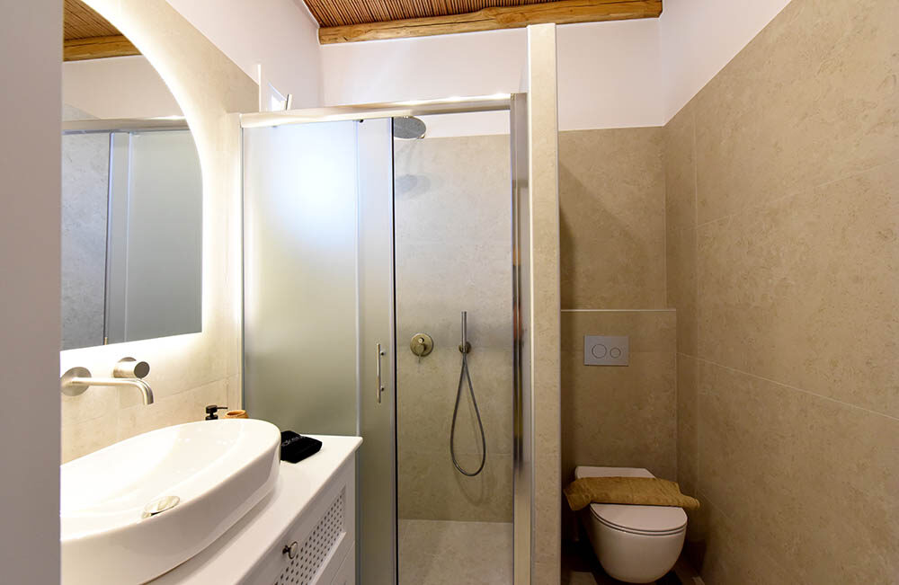 Giourgas Home
